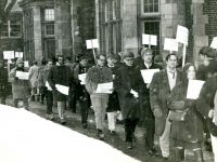1967-students-protest-with-signs