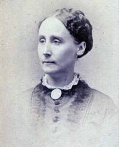 photograph of woman late 1800s